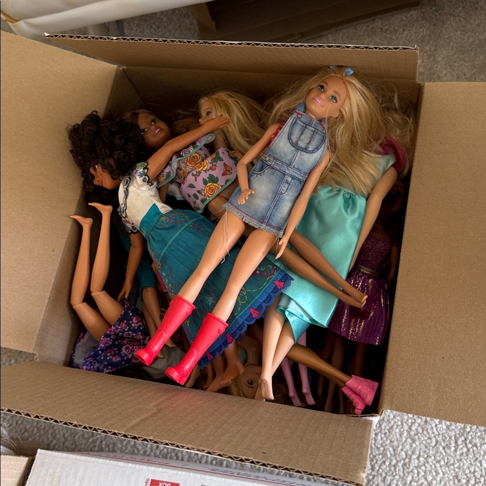 Barbies Bracelets & Dolls - Picture 6 of 8